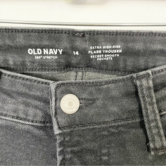 Old Navy Women’s Washed Black Extra High Rise Flare Trouser Jeans Size 14 - Picture 3 of 7